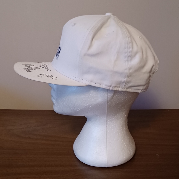 2017-18 Halifax Hurricanes Basketball Snapback Hat Signed by 5 Players & Mascot - Picture 4 of 11